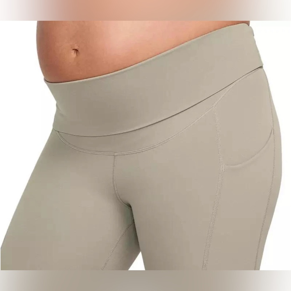 NWT Nike Zenvy High-Rise 8" Maternity Biker Shorts - Light Army - Size M - Picture 3 of 8